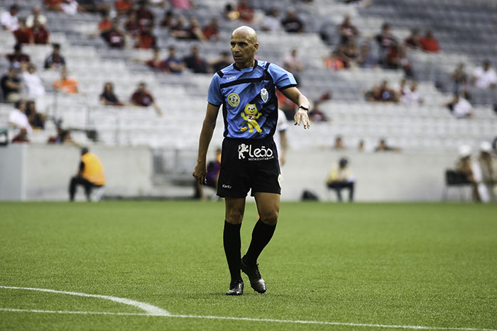 Árbitro Selmo Pedro dos Anjos Neto apitou Athletico 1 x 0 Cianorte em 2019. Foto: Joka Madruga/Furacao.com