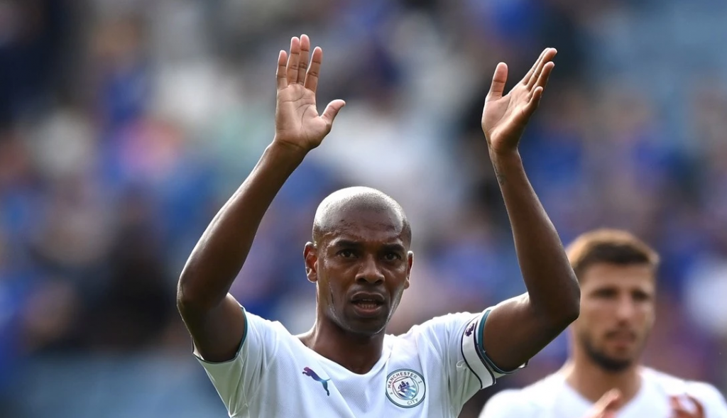 Fernandinho [foto: MANCITY.COM}