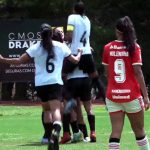 Atletas rubro-negras comemoram gol de Nathalia