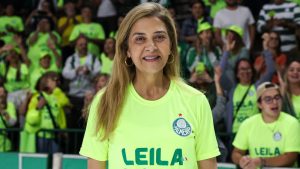 Leila Pereira iniste em Vitor Roque. Foto: Divulgação/Palmeiras