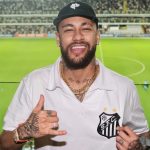 Neymar acompanhou o duelo direto do camarote - Foto: Divulgação/SantosFC
