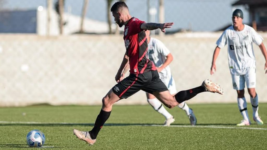 Joia da base, Rômulo deixa o Athletico-PR? Foto: Instagram/Rômulo