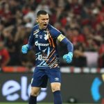 Santos deve voltar a meta do Athletico-PR (Foto: Gustavo Oliveira/athletico.com.br)