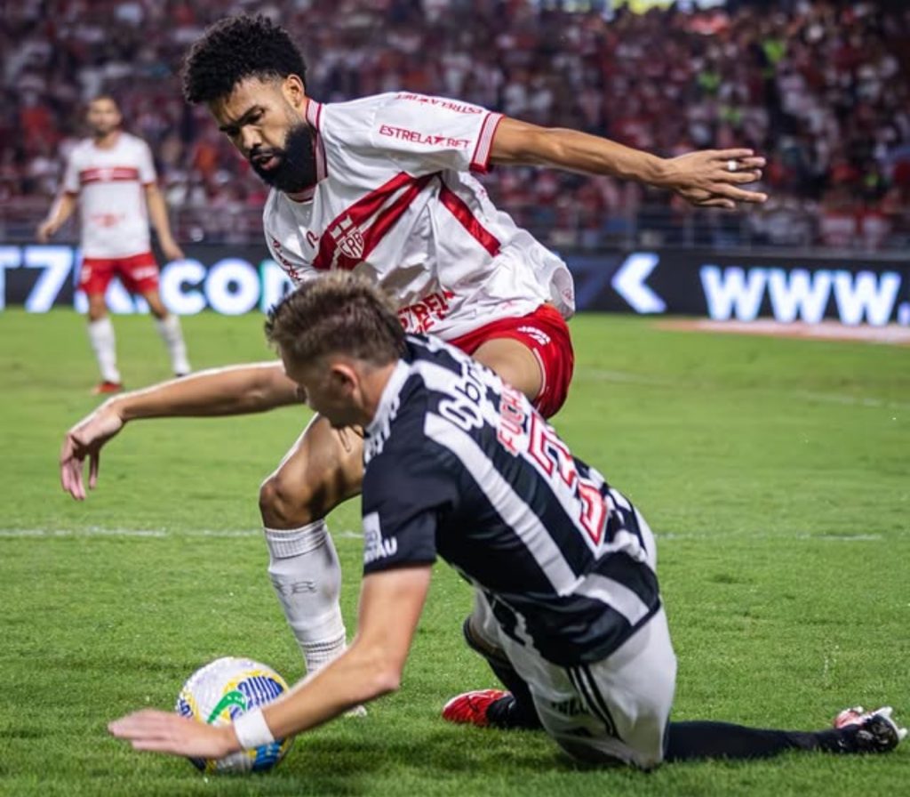 Jogador é vice líder em desarmes - Instagram/Falcão