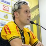 Matheus Frizzo é apresentado como novo camisa 10 do Novorizontino — Foto: Higor Basso/Novorizontino