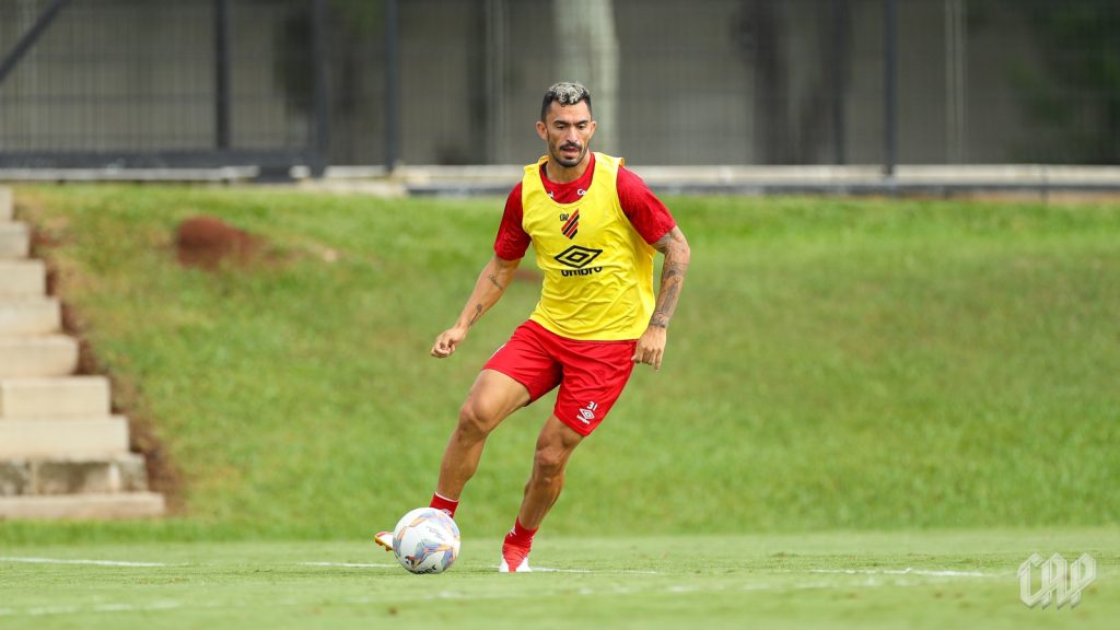 O meia Raul tem sido titular na temporada. (Foto: José Tramontin/athletico.com.br)