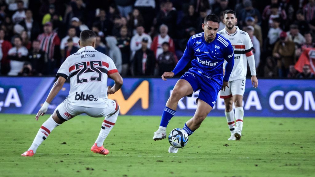 Peralta em ação pelo Cruzeiro. Foto: Gustavo Aleixo/Cruzeiro