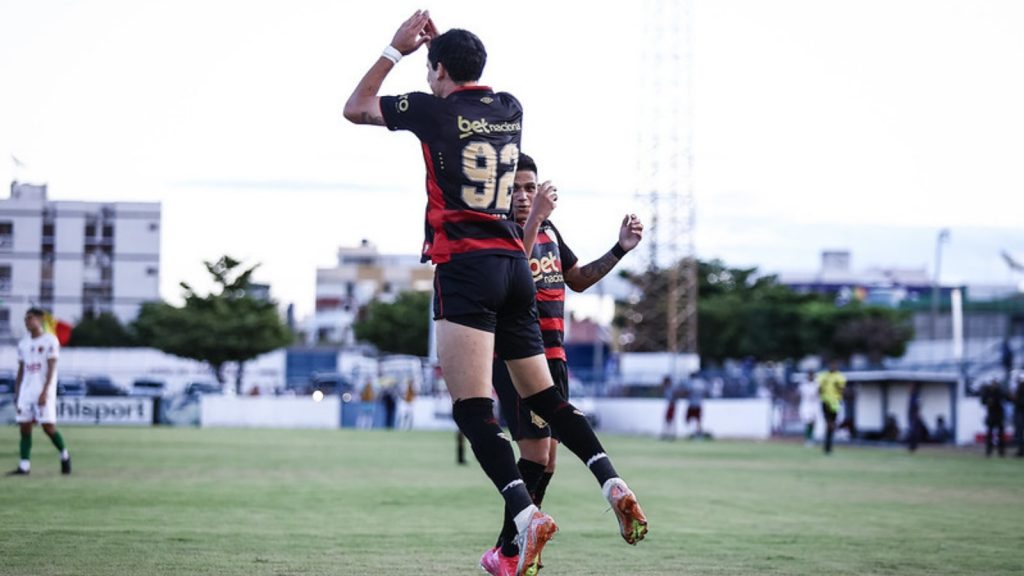 Pablo comemora a la CR7. Foto: Divulgação/Sport