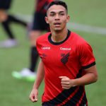Arthur Dias perde pontos para Athletico-PR - (Foto: Cahuê Miranda/athletico.com.br)