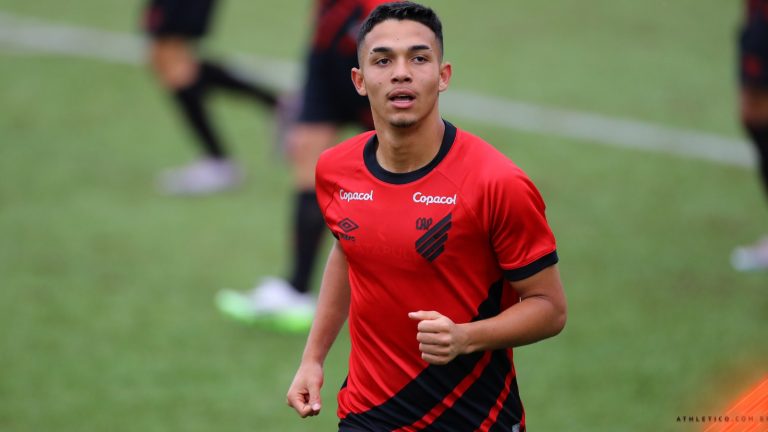 Arthur Dias perde pontos para Athletico-PR - (Foto: Cahuê Miranda/athletico.com.br)