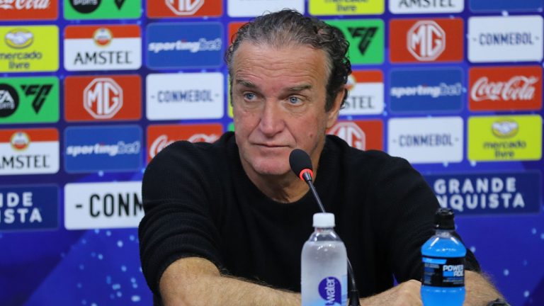 Cuca na época do Athletico-PR - (Foto: Divulgação/Athletico)