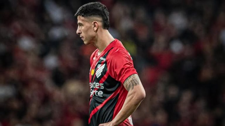 Esquivel joga pelo Athletico-PR - Foto: Instagram/Lucas Esquivel