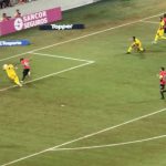 Juiz NÃO MARCOU esse pênalti em Athletico-PR x Cascavel. Foto: Twitter/Monique Vilela