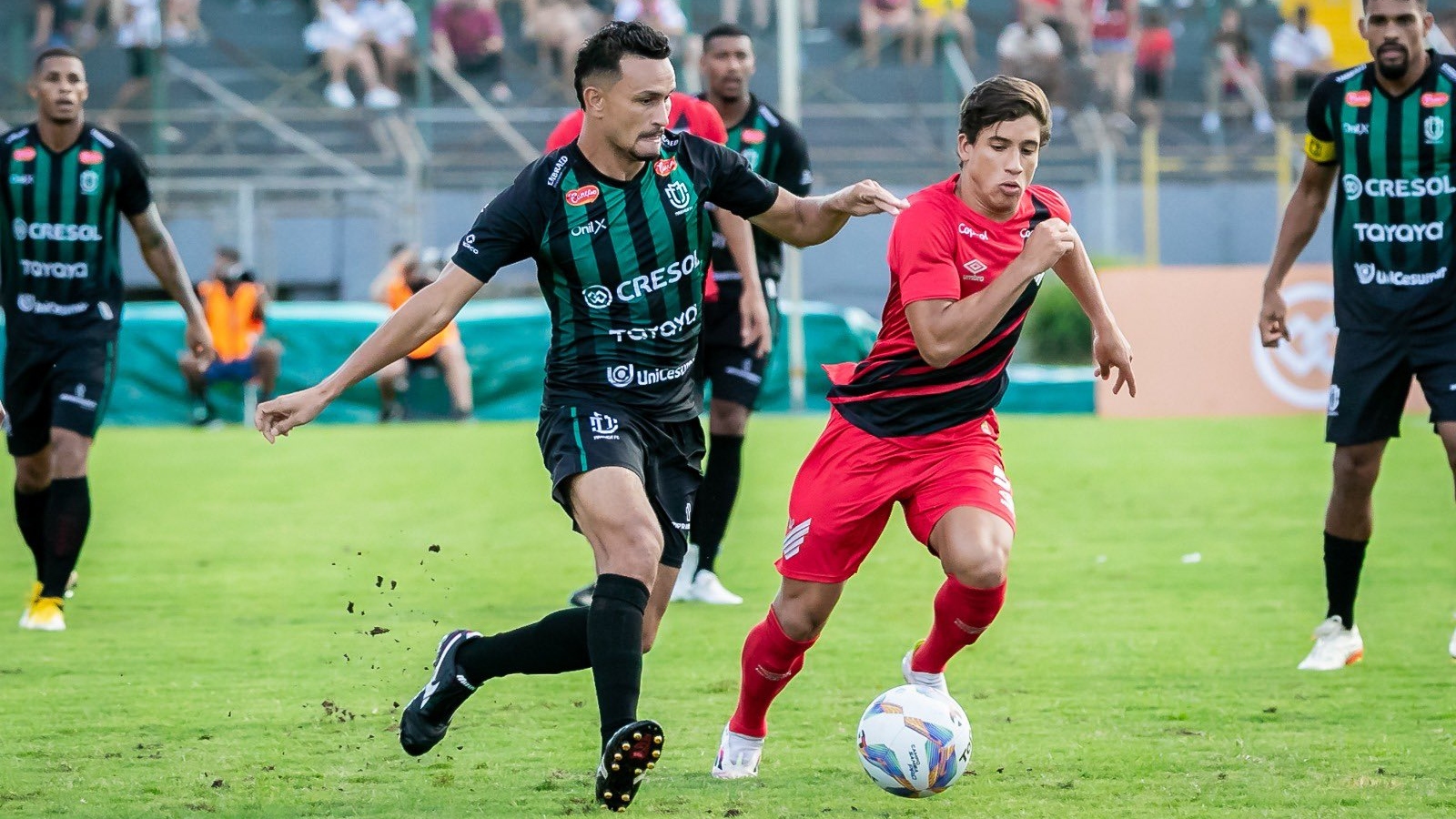 Maringá x Athletico-PR: saiba como chegam os times para o jogo