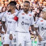 Zagueiro Naves abandona Neymar e pode jogar no Athletico-PR - Foto: Raul Baretta/ Santos FC