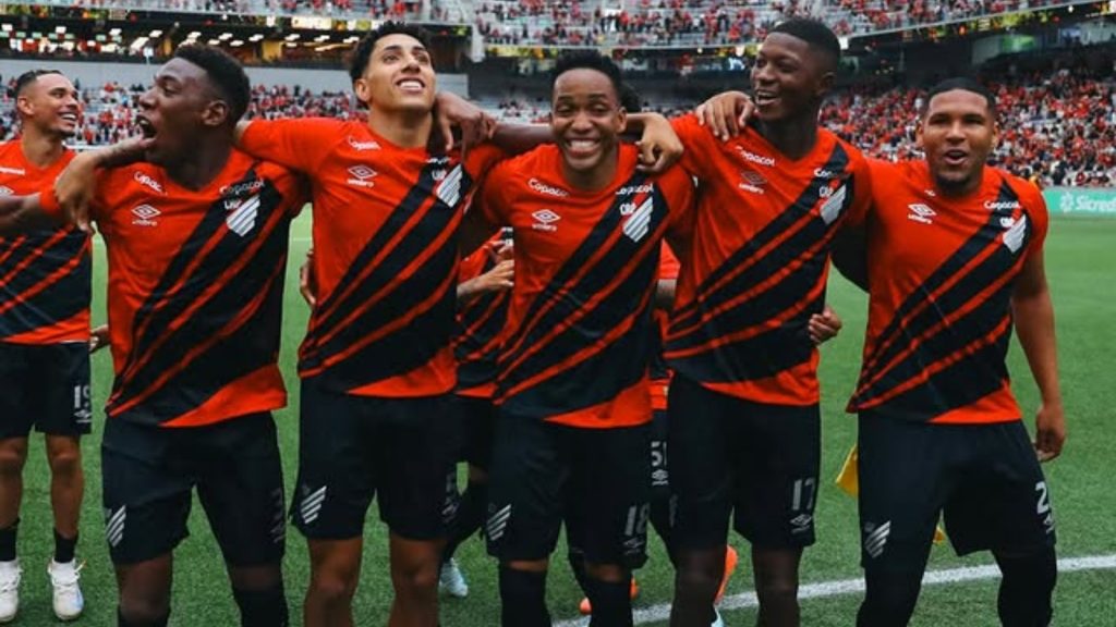 Jogadores preocupam torcida para partida da Copa do Brasil entre Pouso Alegre-MG x Athletico-PR - Foto: Instagram/Felipinho