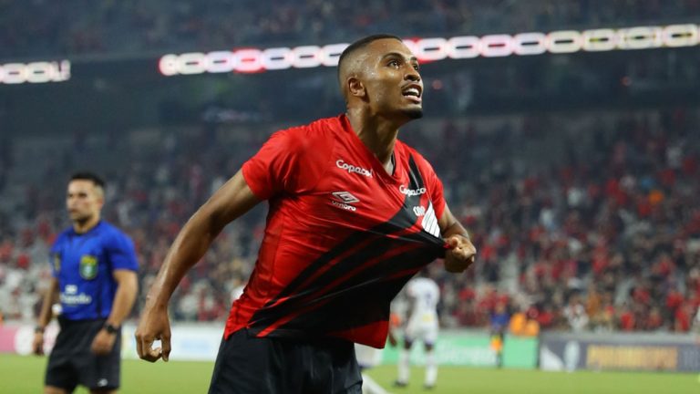 Leozinho é considerado erro no Athletico-PR (Foto: José Tramontin/athletico.com.br)