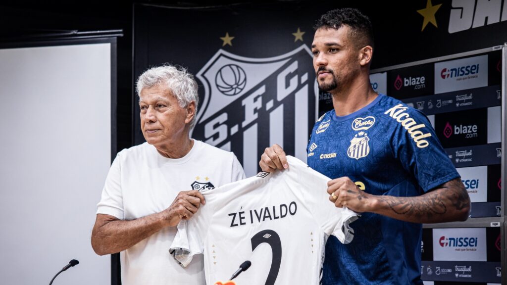 Zagueiro Zé Ivaldo tem se destacado no Santos. Foto: Raul Baretta/ Santos FC.