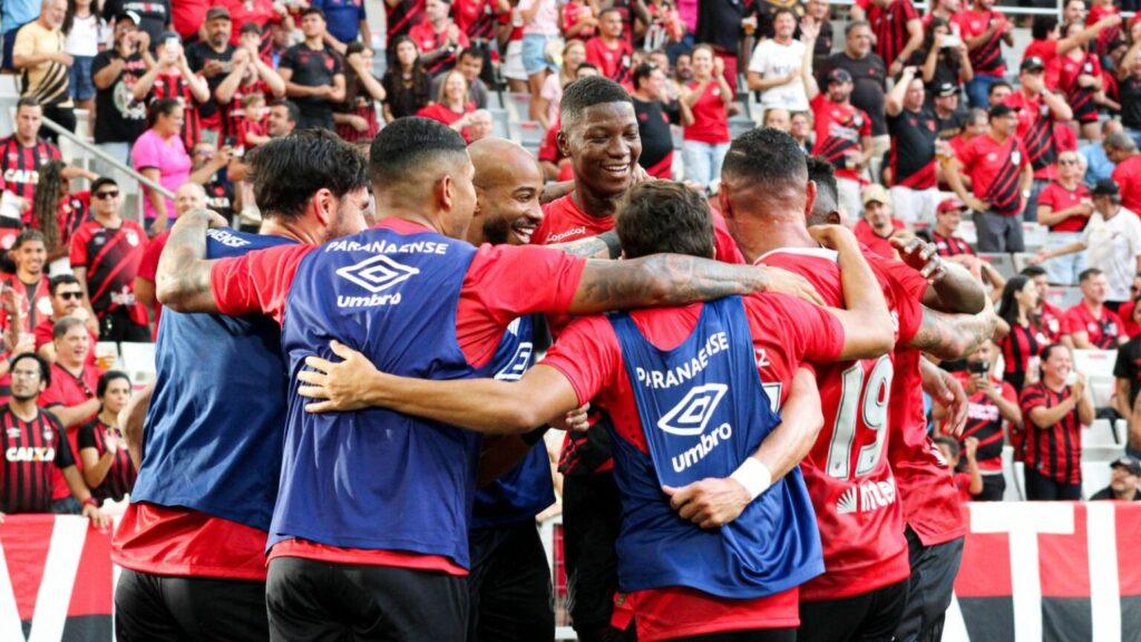 Athletico-PR vence o Azuriz e se classifica. Foto: Raphael Brauhardt/ FPF