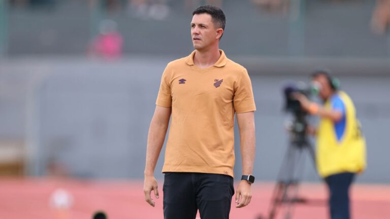 Barbieri pelo pelo Athletico-PR contra Maringá - Foto: José Tramontin/athletico.com.br