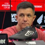 Athletico-PR x Chapecoense acontece sem Maurício Barbieri. Foto: Twitter/@Monivilela