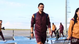 Giuliano dá adeus ao Athletico-PR