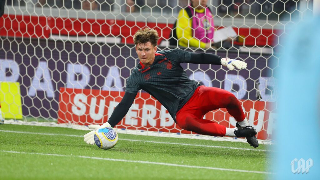 Goleiro Maksyn do Athletico-PR (Foto: José Tramontin/athletico.com.br)