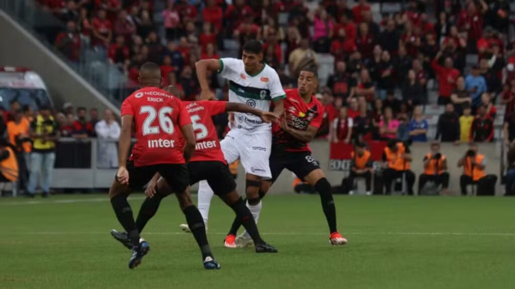 Zé Vitor declara que merecia mais minutos no Athletico-PR em 2024 (Foto: Rodrigo Araújo/Maringá FC)