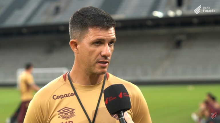 Barbieri em entrevista para o Athletico-PR - Imagem: Divulgação/Rede Furacão
