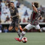 Chute errado de Canobbio, ex-Athletico-PR (Foto: Lucas Merçon/FFC)