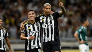 Cuello e Deyverson marcam pelo Galo x Manaus (Foto: Pedro Souza / Atlético)