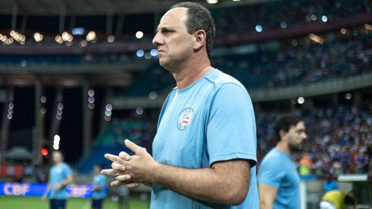 Rogério Ceni dá bronca em Erick, ex-Athletico-PR (Foto: Rafael Rodrigues/EC Bahia)