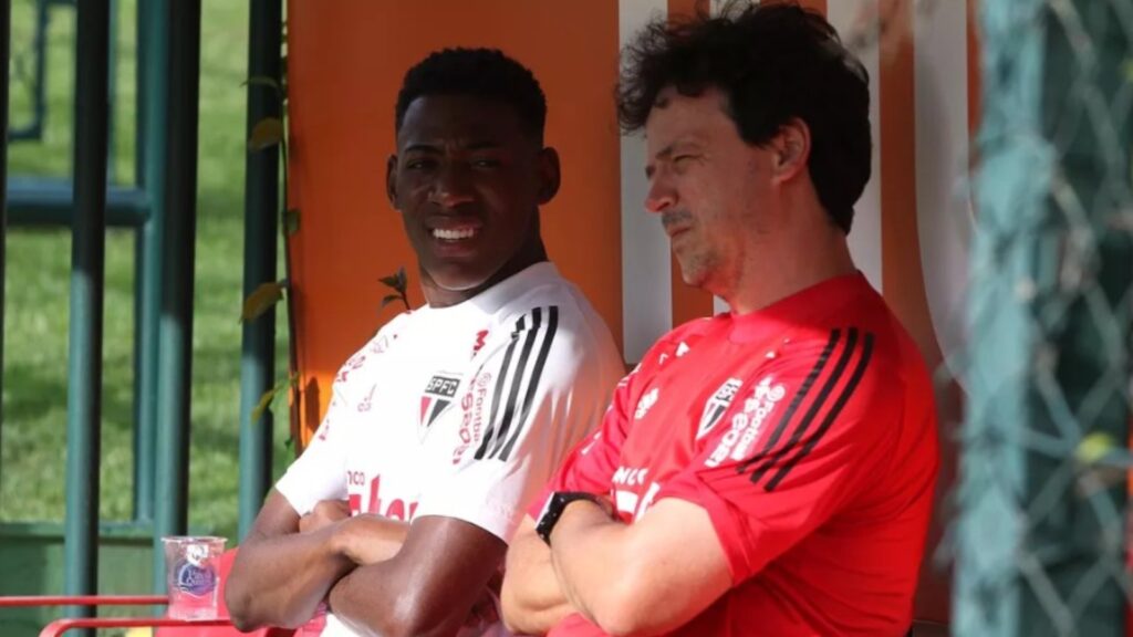 Léo Pelé e Fernando Diniz no São Paulo. Foto: Divulgação/São Paulo