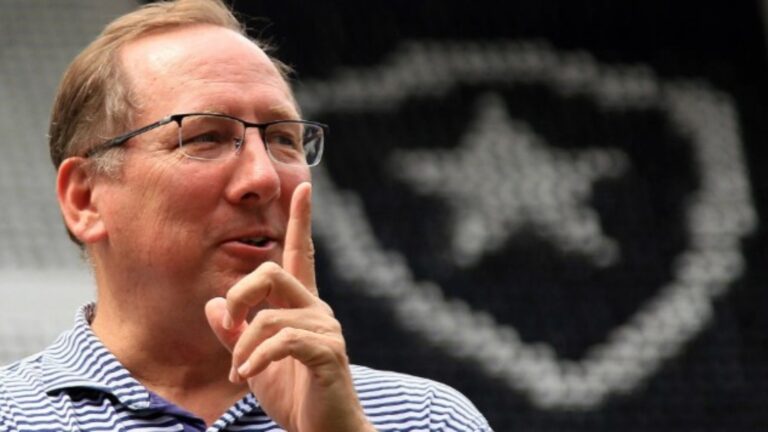 John Textor dá chapéu no Athletico-PR (Vítor Silva/Botafogo)