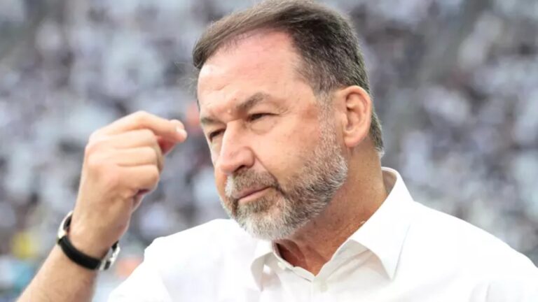 Augusto Melo 'tarda' pagamento ao Athletico-PR (Foto: Reprodução/UOL)