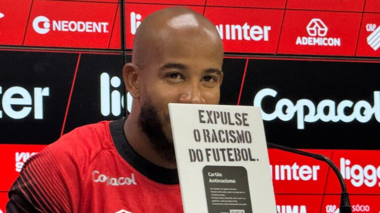 Patrick durante entrevista. Foto: Twitter / @Monivilela