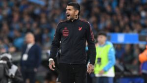 Lucho González é elogiado como técnico (Foto: Gustavo Oliveira/athletico.com.br)