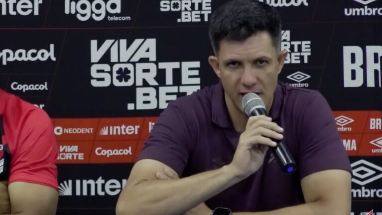 Barbieri fala na coletiva após Paysandu x Athletico-PR (Imagem: Rede Furacão)