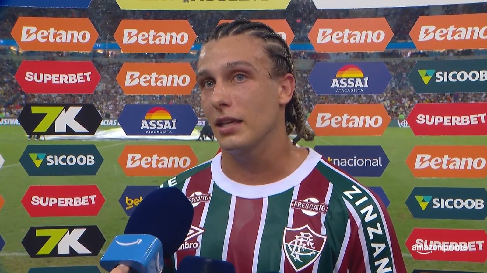 athletico-pr-canobbio-entra-em-campo-com-pol-mica-e-causa-nas-redes