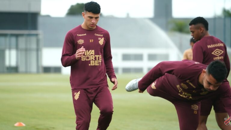 Esquivel quebra Barbieri no Athletico-PR? Entenda (Imagem: Rede Furacão)