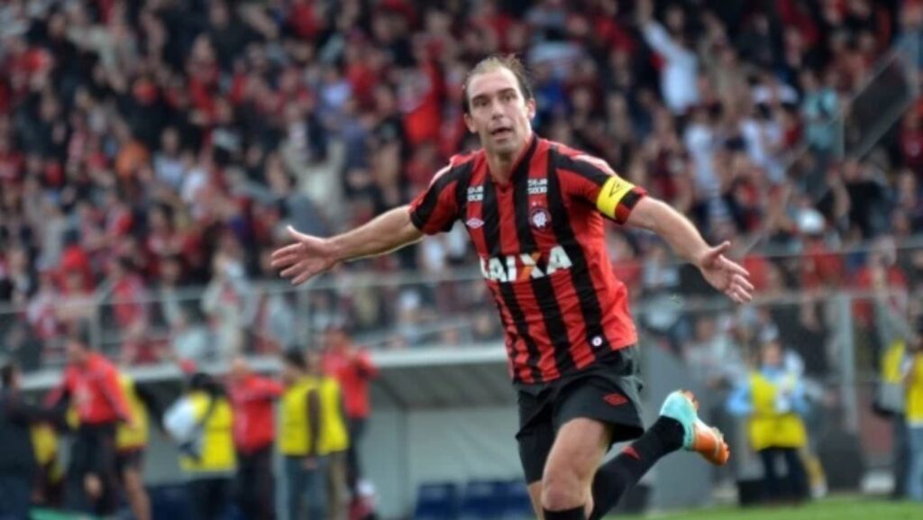 Brusque x Athletico-PR acontece na Arena Joinville (Foto: Gustavo Oliveira/Site oficial)