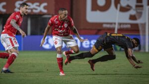 Athletico-PR cai na tabela (Foto: Divulgação/Vila Nova)