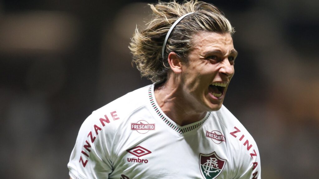 Cuello x Canobbio em duelo de ex-Athletico-PR - (Foto: MARCELO GONÇALVES/FLUMINENSE FC)