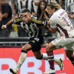 Cuello x Canobbio em duelo de ex-Athletico-PR - (Foto: Pedro Souza/Atlético)