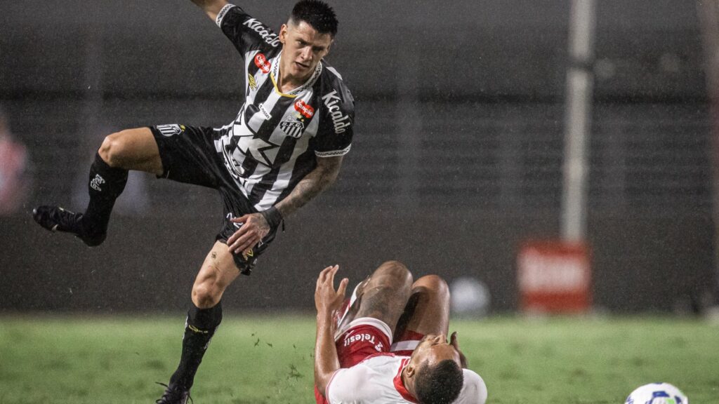 Athletico-PR sem Léo Godoy (Foto: Raul Baretta/Santos FC.)