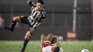 Athletico-PR sem Léo Godoy (Foto: Raul Baretta/Santos FC.)