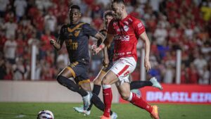 Athletico-PR tem problemas com agressividade (Foto: Divulgação/Vila Nova)