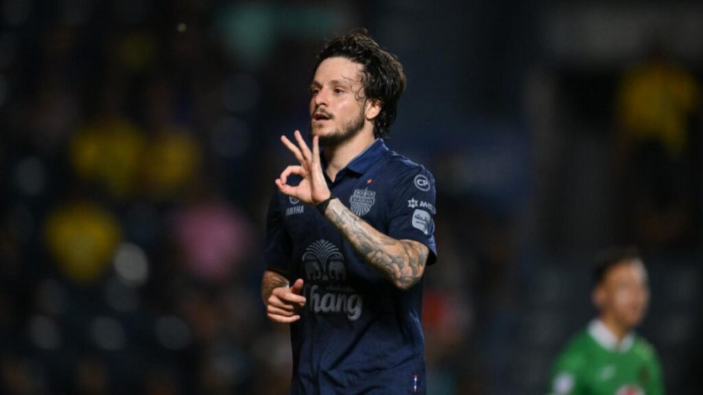Lucas Crispim (Foto: Reprodução/Bangkok Post)