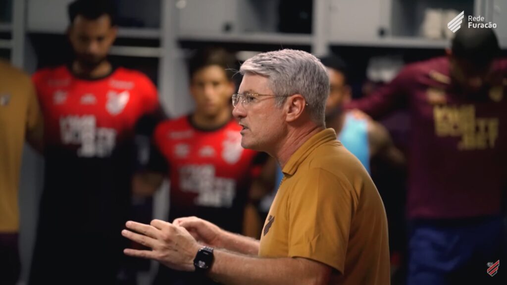 Athletico-PR deve atender a pedido de Odair Hellmann (Imagem: Reprodução/Rede Furacão)