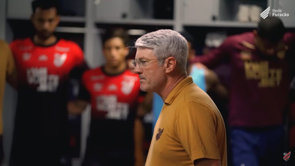 Odair Hellmann é técnico do Athletico-PR (Imagem: Reprodução/Rede Furacão)